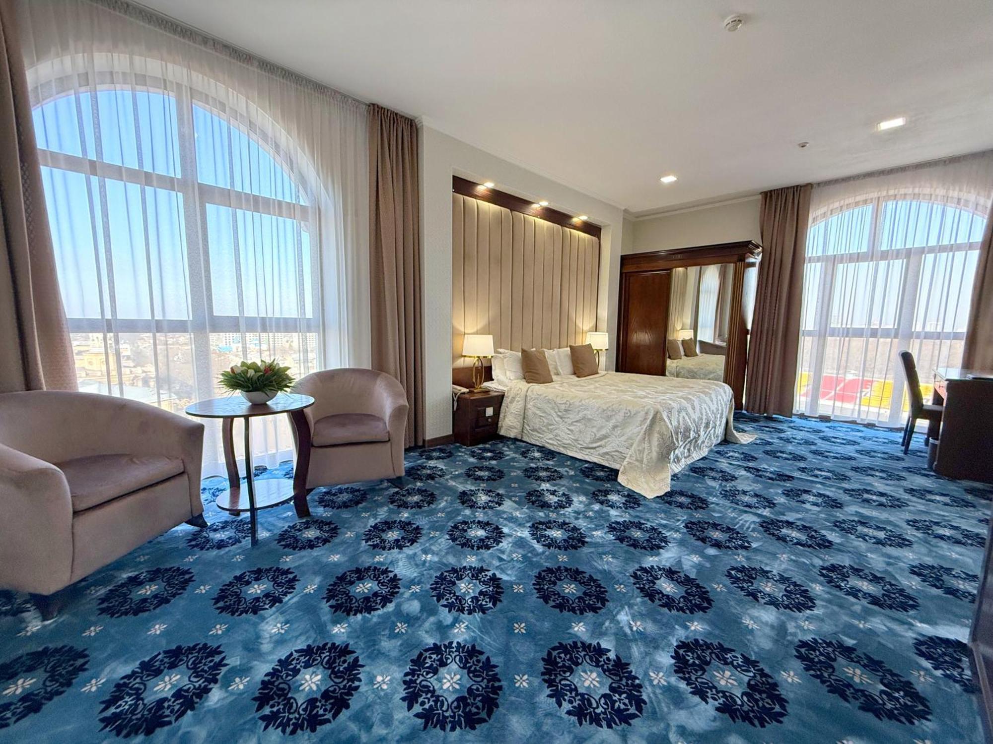 Plaza Hotel บิชเคก ภายนอก รูปภาพ